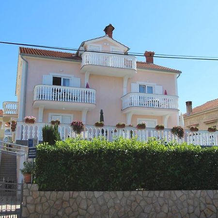 Apartments Ravlic Malinska Exterior foto