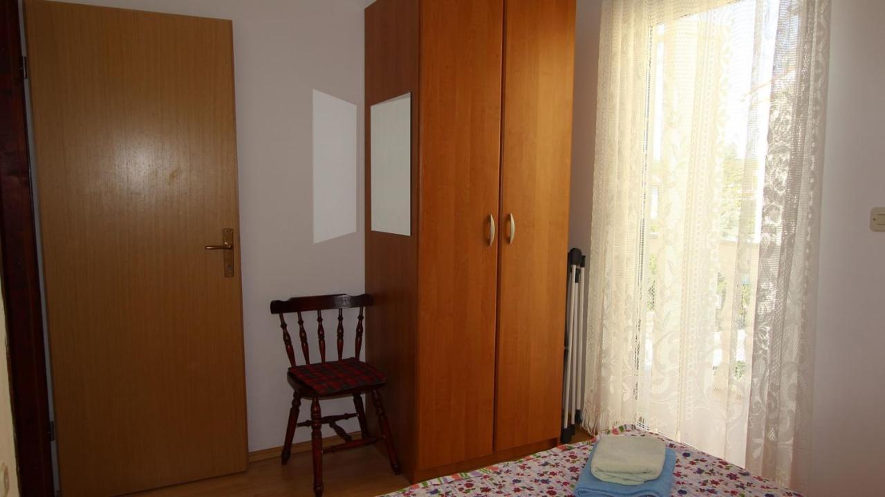 Apartments Ravlic Malinska Exterior foto